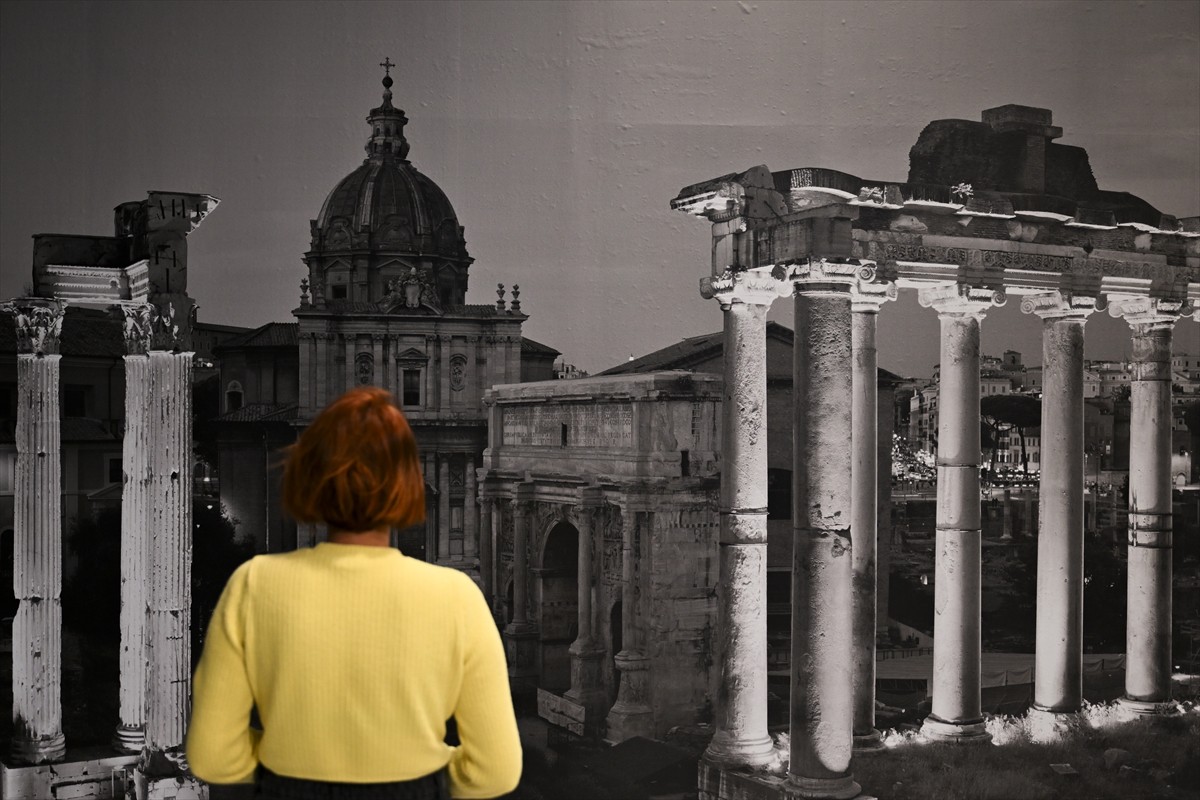 "AlarmArt" grubundan bazı sanatçıların İtalya'nın başkenti Roma'nın tarihi dokusundan esinlenerek...