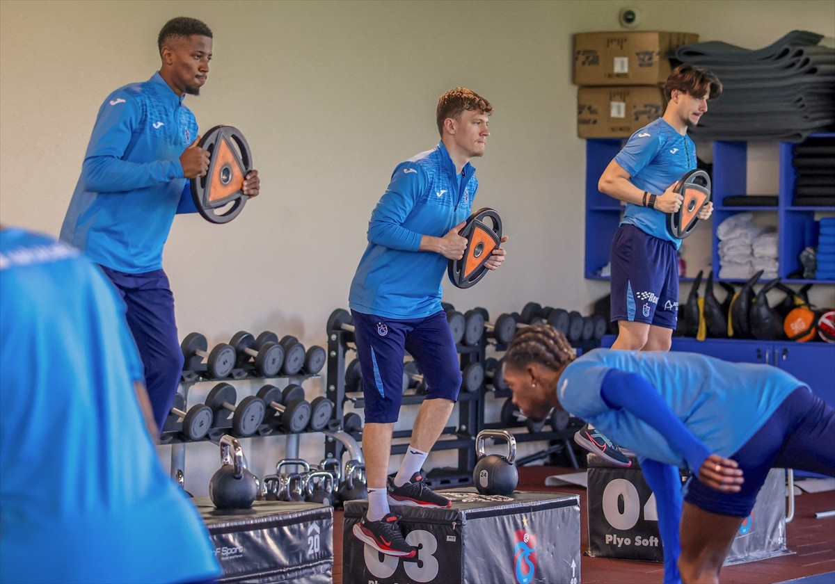 Trabzonspor, Trendyol Süper Lig'in 16. haftasında Galatasaray ile deplasmanda oynayacağı maçın...