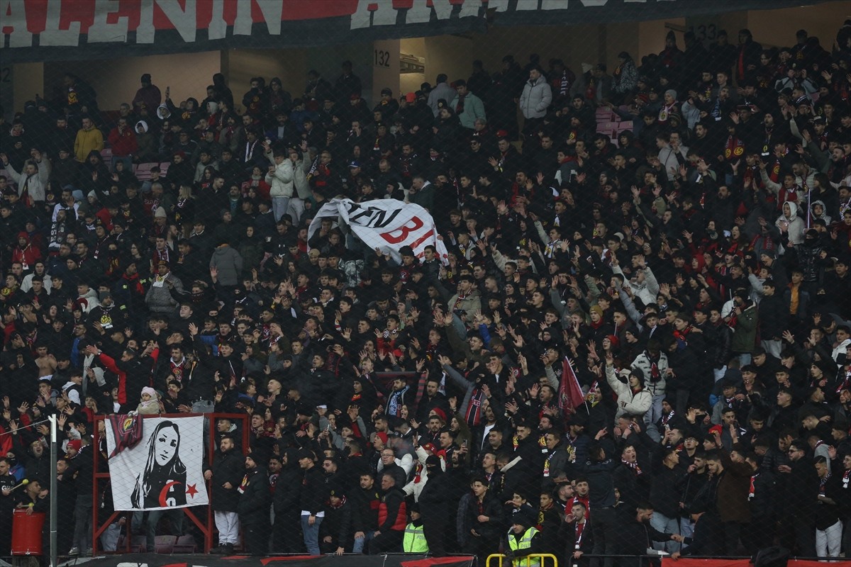 Türk futbolunun köklü takımlarından Eskişehirspor, mücadele ettiği Bölgesel Amatör Lig 6. Grup'ta...