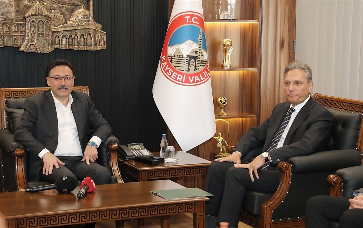 Türkiye Seyahat Acentaları Birliği (TÜRSAB) tarafından Kayseri Erciyes'te toplantı düzenledi....