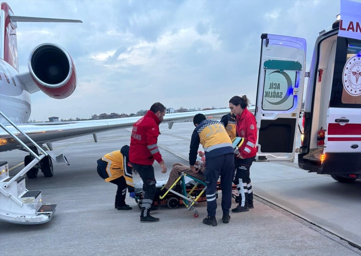  Van'da arteriovenöz malformasyon (damar rahatsızlığı) tanısı konulan 10 yaşında çocuk ile aort...