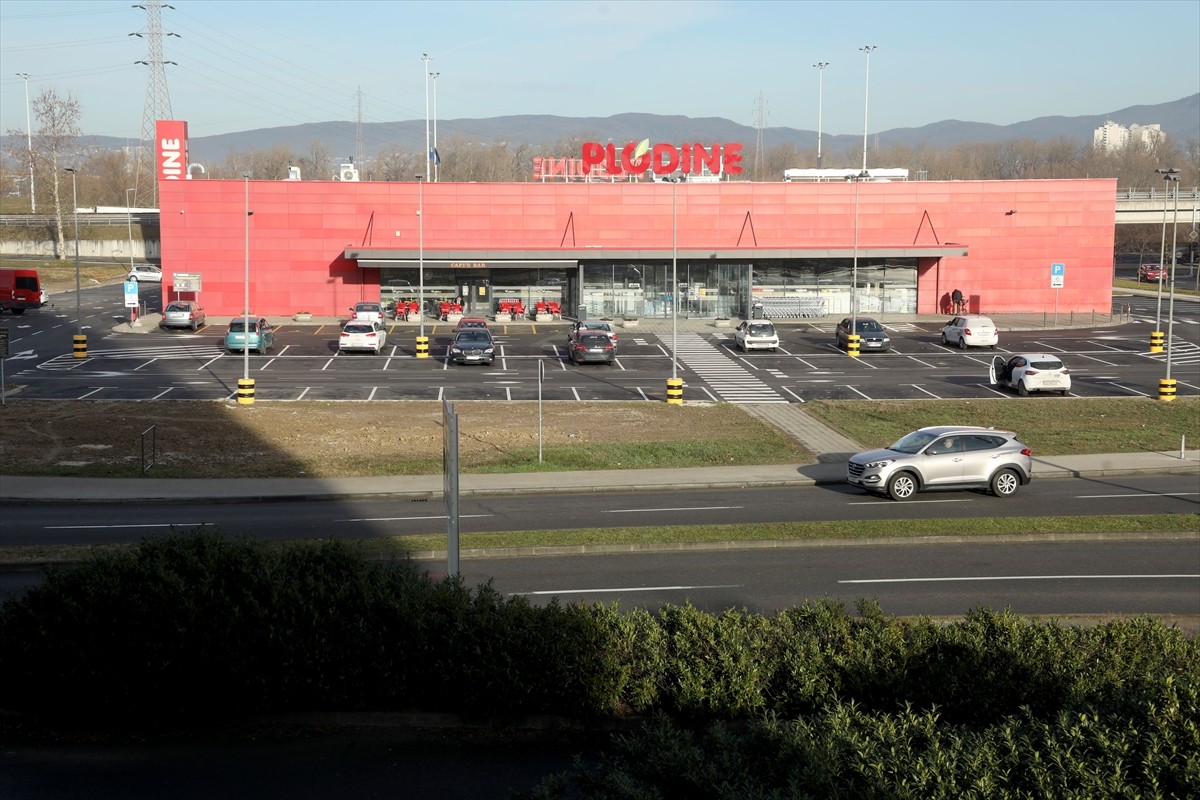 Balkan ülkeleri Bosna Hersek, Sırbistan, Karadağ, Slovenya, Hırvatistan ve Kuzey Makedonya'da...