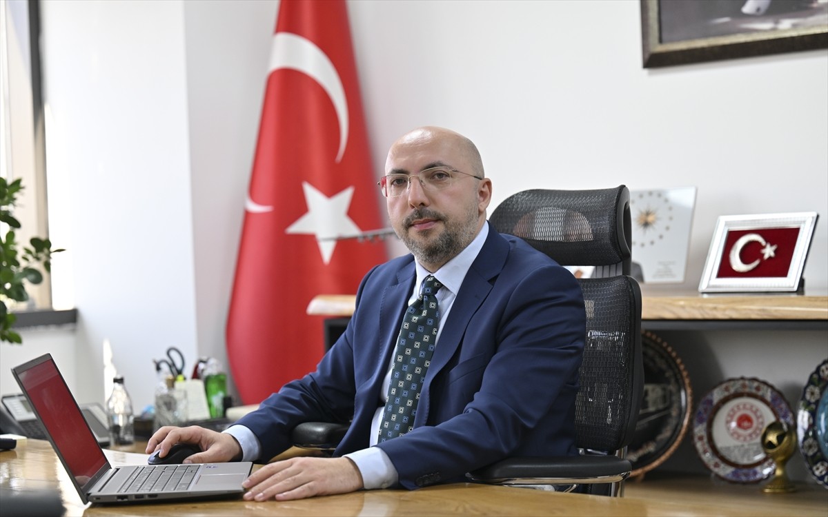 Doğa Koruma ve Milli Parklar (DKMP) Genel Müdürü Kadir Çokçetin, Anadolu Ajansının (AA) gözünden...