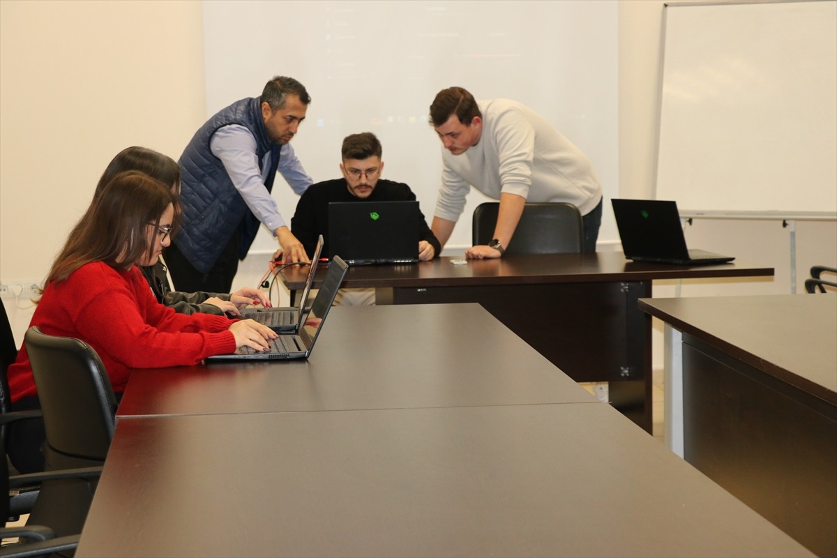 Karabük Üniversitesi öğrencileri, sağlık, sosyal, güvenlik ve enerji alanlarında yapay zeka...