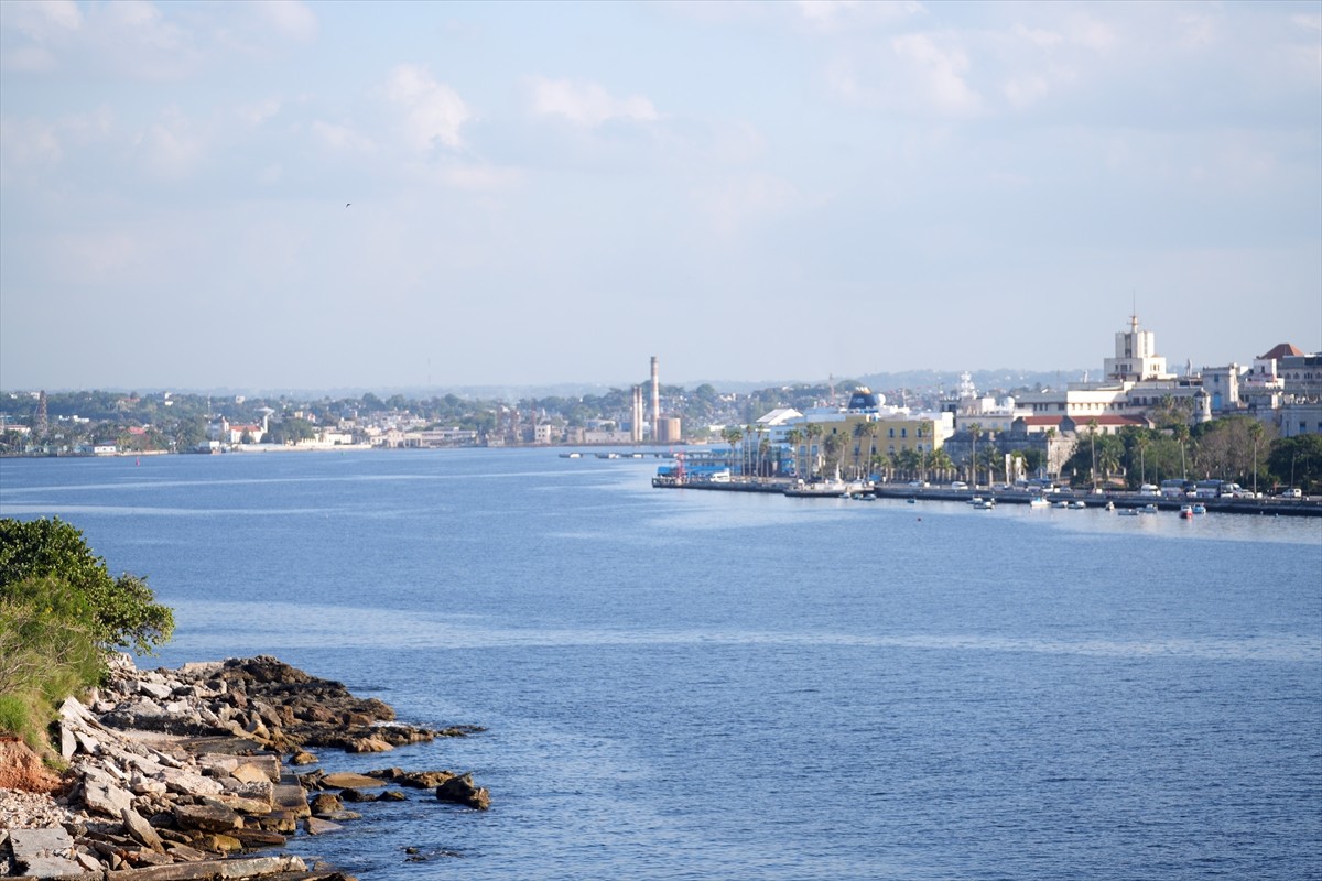 Karayipler'de yer alan ada ülkesi Küba, doğal güzellikleri, nostaljik şehirleri ve sağlık...