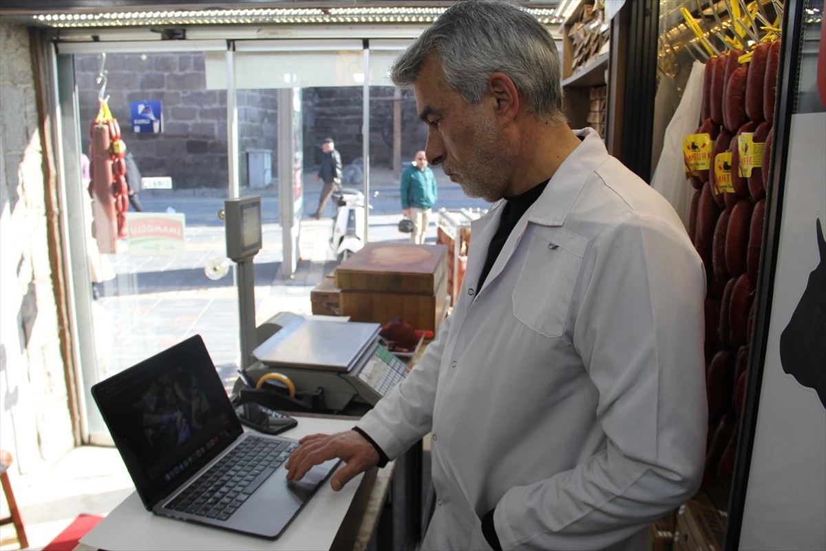 Kayseri'de pastırmacılar, Anadolu Ajansının (AA) gözünden 2024'e damga vuran olaylara ve yaşama...