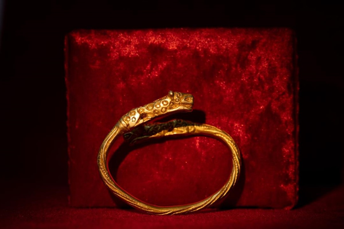 Kazakistan’ın Hazar Denizi bölgesindeki Atrau eyaletinde Sarmatlar dönemine ait mezarlarda yapılan...