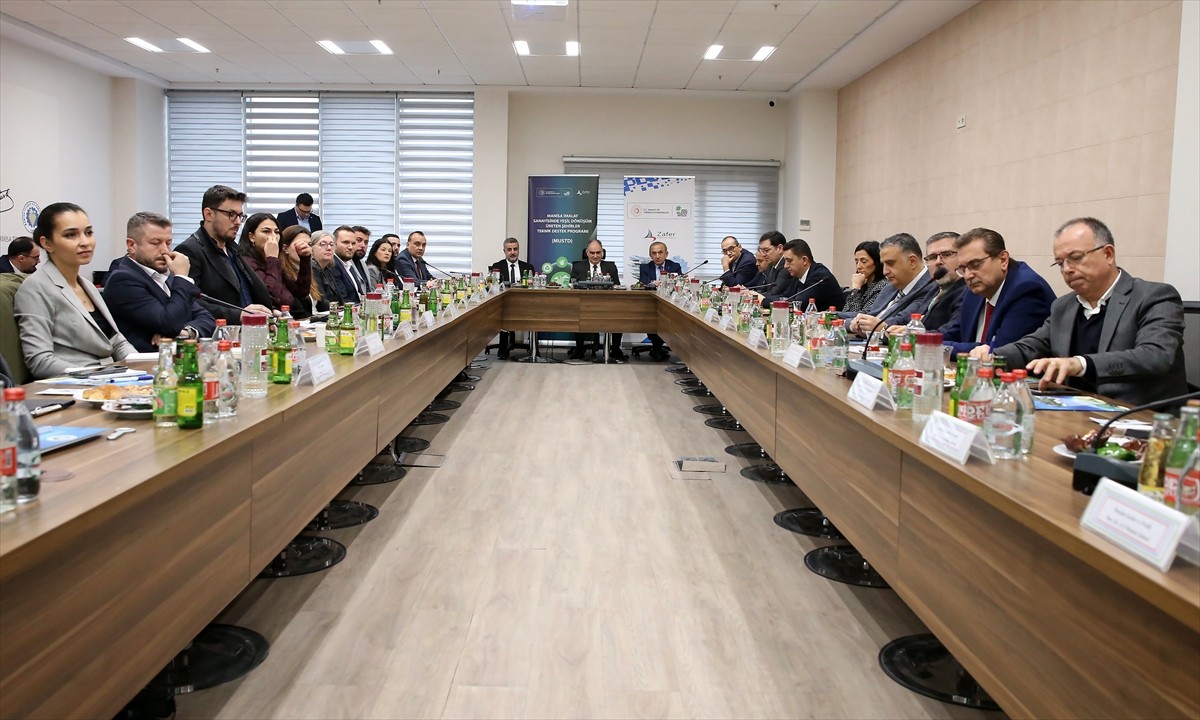 Manisa'da, işletmelerin yeşil dönüşüm sürecini desteklemeyi amaçlayan "Manisa İmalat Sanayisinde...