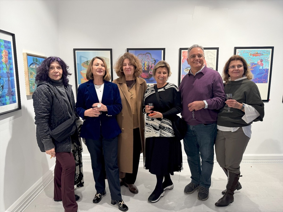 Ressam Ayşegül İzer'in yeni sergisi "Hakikat Öncesi-Pre-Truth" Dice Kayek Saat'in desteğiyle 25...