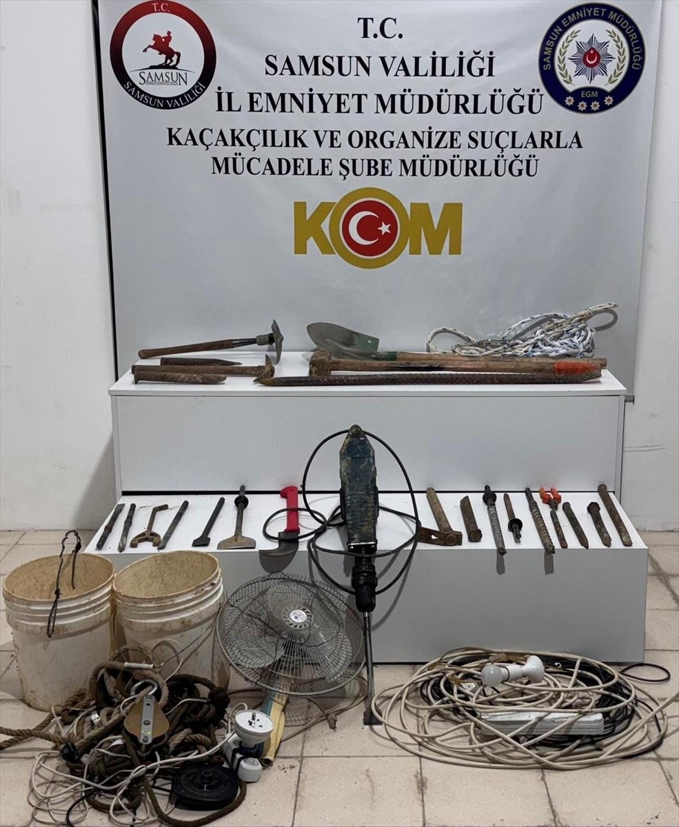 Samsun'un İlkadım ilçesinde sit alanında izinsiz kazı yapan 3 şüpheli gözaltına alındı....