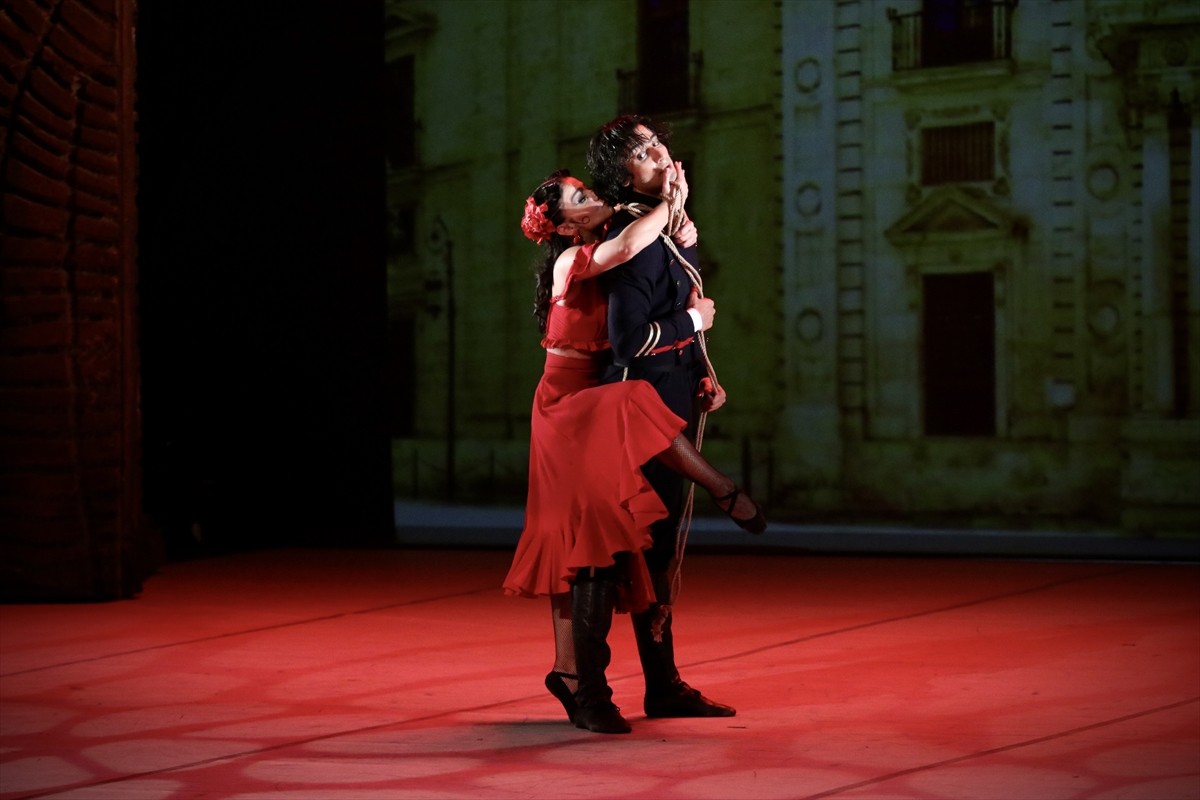 Samsun Devlet Opera ve Balesi (SAMDOB), "Carmen" balesini sanatseverlerle buluşturdu. Fransız...