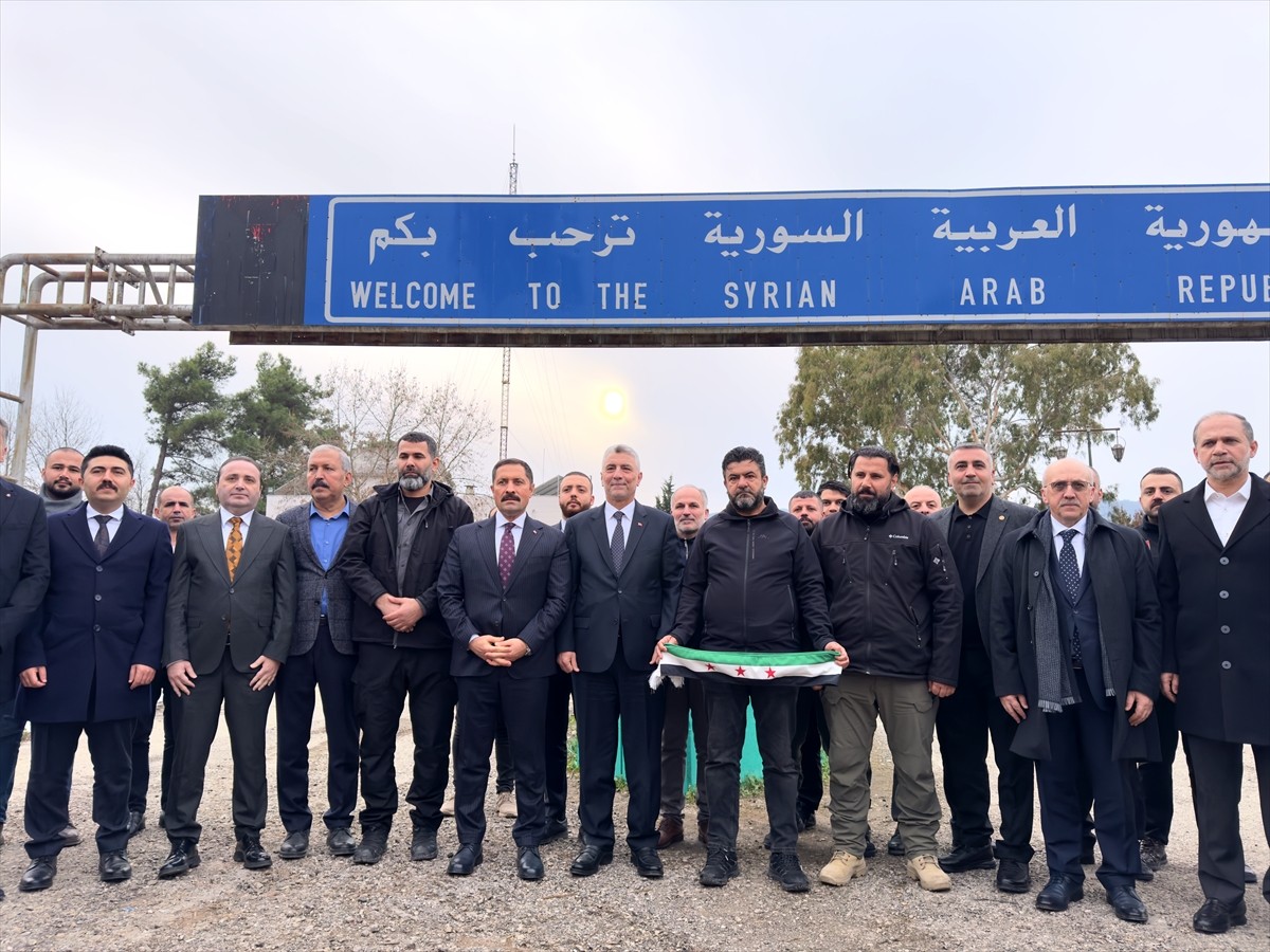 Ticaret Bakanı Ömer Bolat, Hatay'ın Kumlu ilçesindeki Zeytindalı Sınır Kapısı ile Yayladağı...