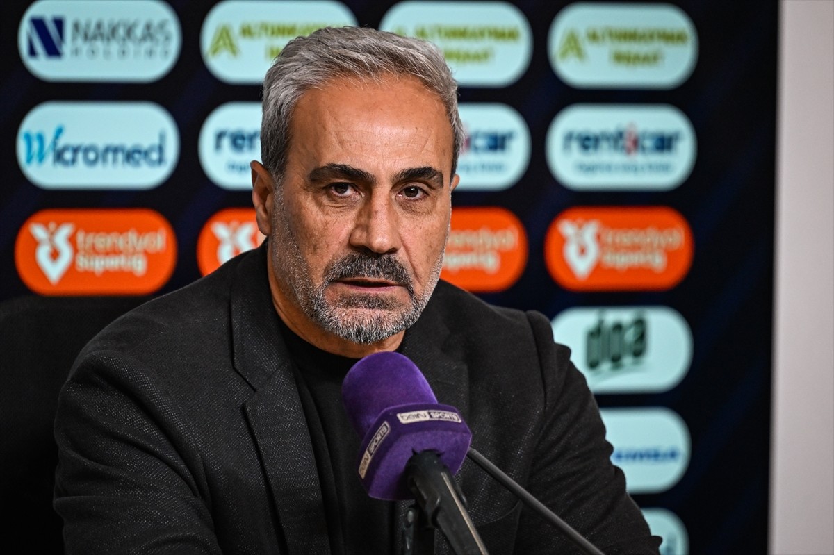 Trendyol Süper Lig'in 20. haftasında Adana Demirspor ile Fenerbahçe, Yeni Adana Stadyumu'nda...