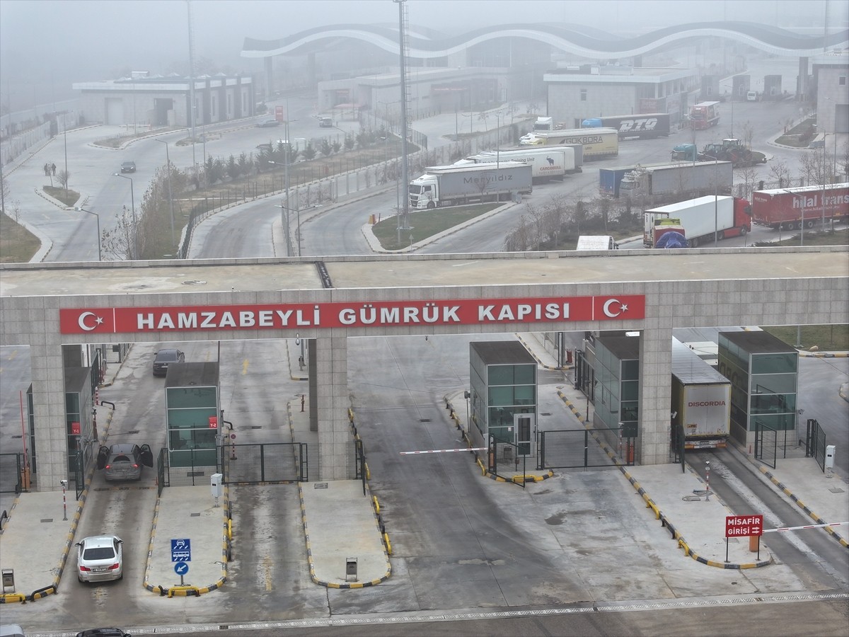 Türkiye'nin ihracat hareketliliğini Kapıkule Sınır Kapısı'ndan sonra Hamzabeyli Sınır Kapısı...