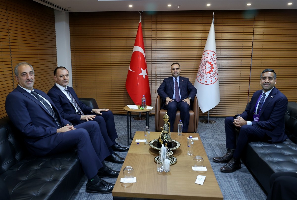 Türkiye Uzay Ajansı (TUA) ile Axiom Space, kurulması planlanan Axiom Uzay İstasyonu ve diğer...