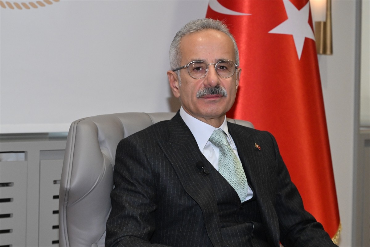 Ulaştırma ve Altyapı Bakanı Abdulkadir Uraloğlu (fotoğrafta), AA muhabirine, sosyal medya...