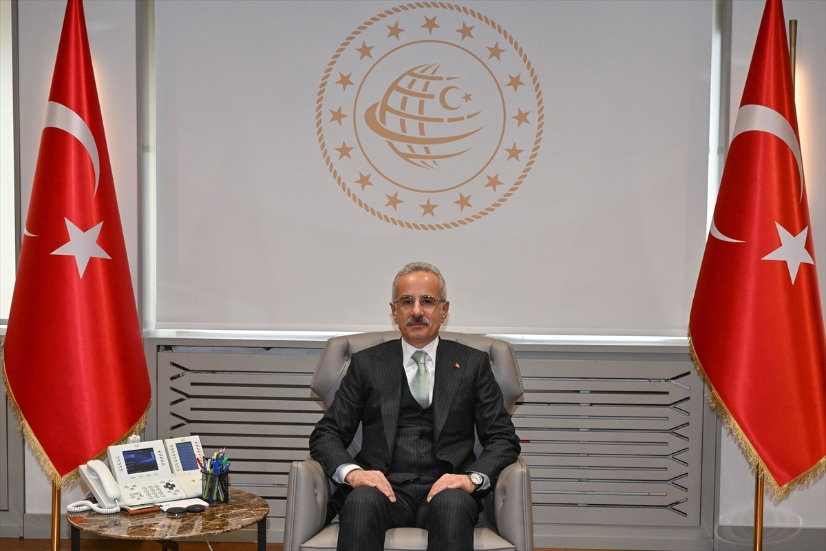 Ulaştırma ve Altyapı Bakanı Abdulkadir Uraloğlu (fotoğrafta), AA muhabirine, sosyal medya...