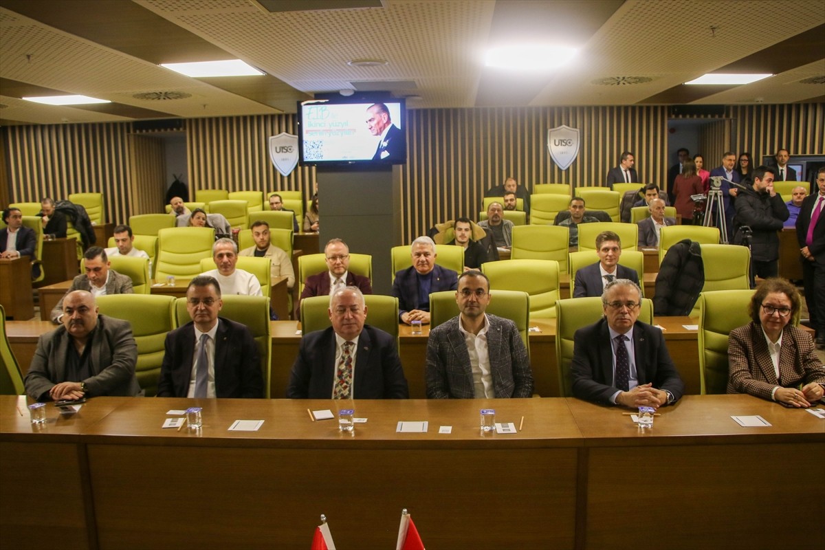 Uşak'ta "Ege İhracatçıları Buluşmaları" programı gerçekleştirildi.