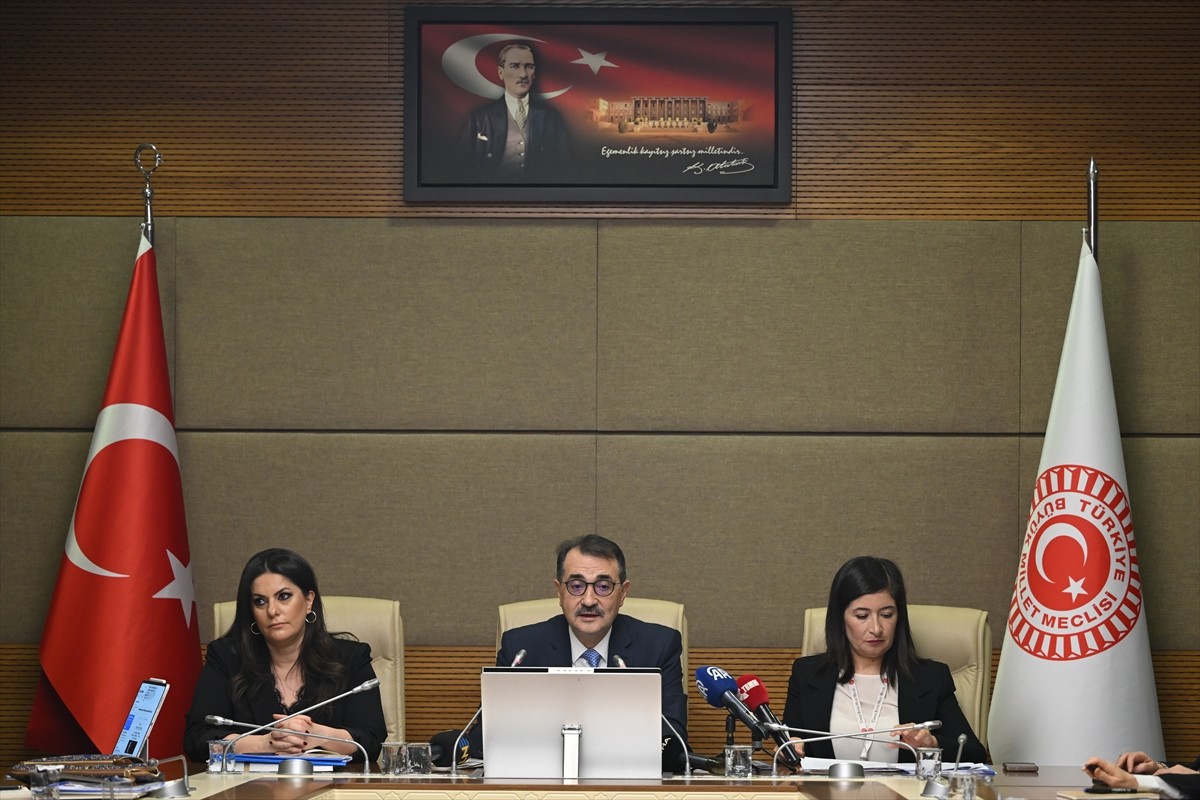 Yapay zekanın kazanımlarına yönelik atılacak adımların belirlenmesi, bu alanda hukuki altyapının...