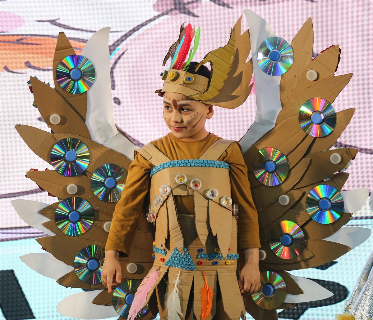 Adana'da bu yıl ikincisi düzenlenen "Geri Dönüşüm ve Atık Yönetimi Fuar ve Konferansı"...