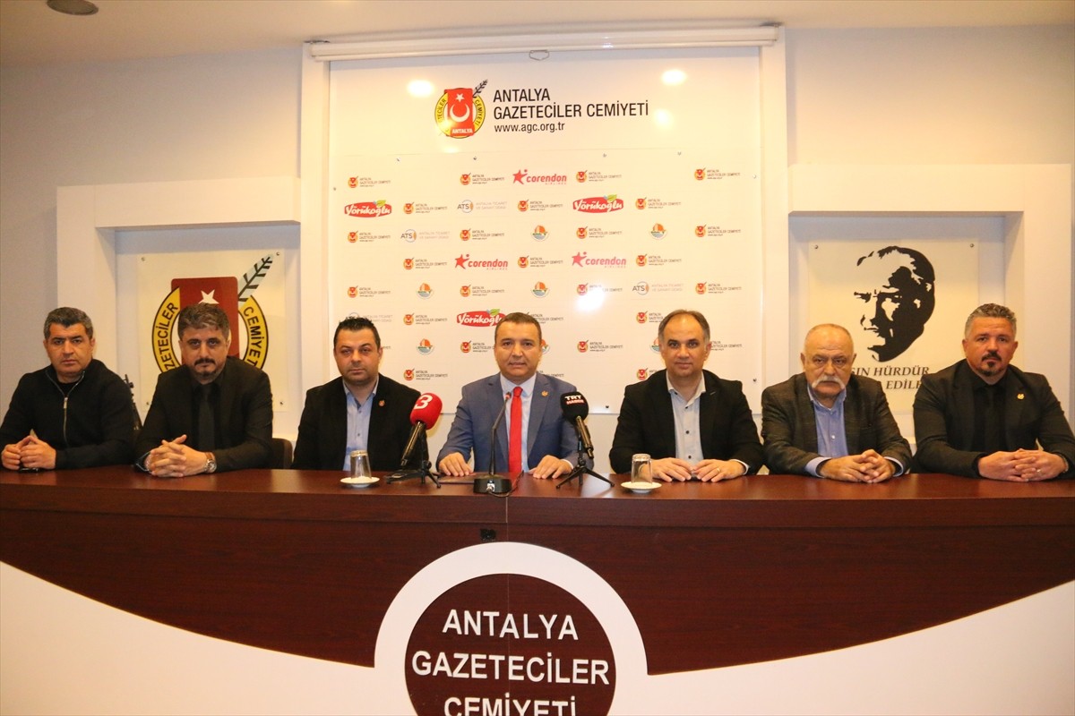 Antalya Gazeteciler Cemiyetince (AGC) düzenlenen "2024 Yılı Antalya Basın Ödülleri" yarışmasında...