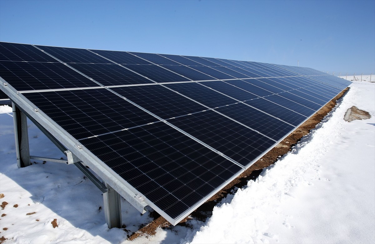 Bitlis'te rüzgar ve güneş enerjisi santrali sayısı artıyor. Devletin sunduğu desteklerden...