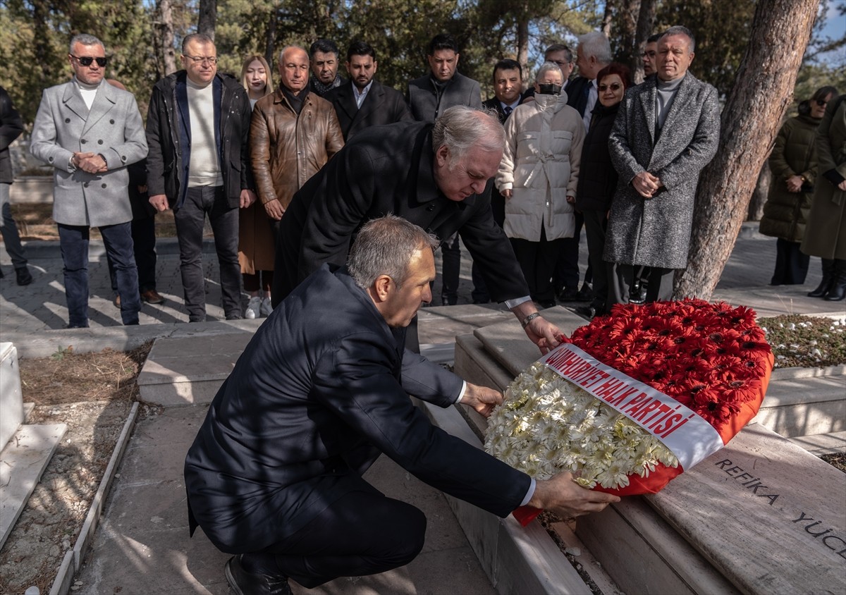 Eski Milli Eğitim Bakanı Hasan Ali Yücel, vefatının 64. yıl dönümünde Cebeci Asri Mezarlığı'nda...