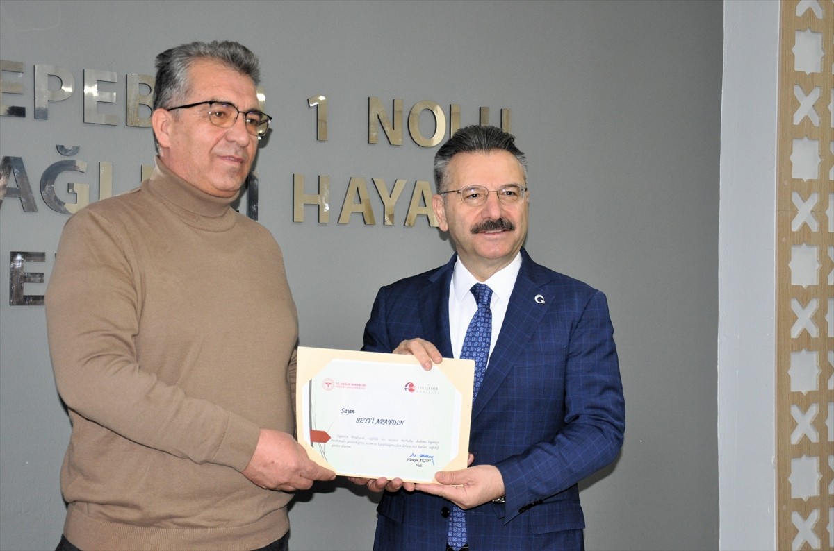 Eskişehir'de, 9 Şubat Dünya Sigarayı Bırakma Günü dolayısıyla Vali Hüseyin Aksoy tarafından Sigara...