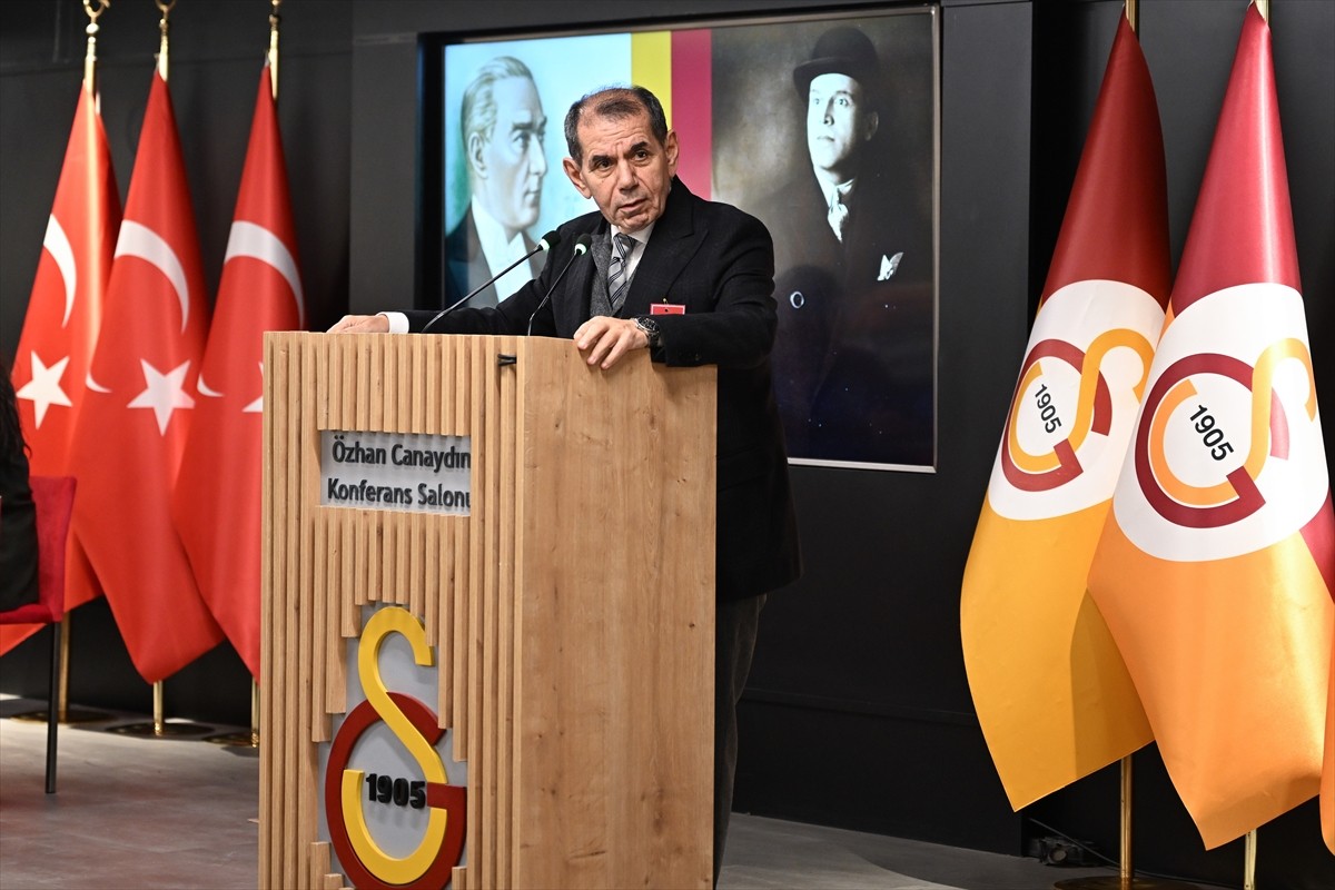 Galatasaray Kulübü Başkanı Dursun Özbek, Galatasaray Kulübü'nün Ali Sami Yen Spor Kompleksi'ndeki...