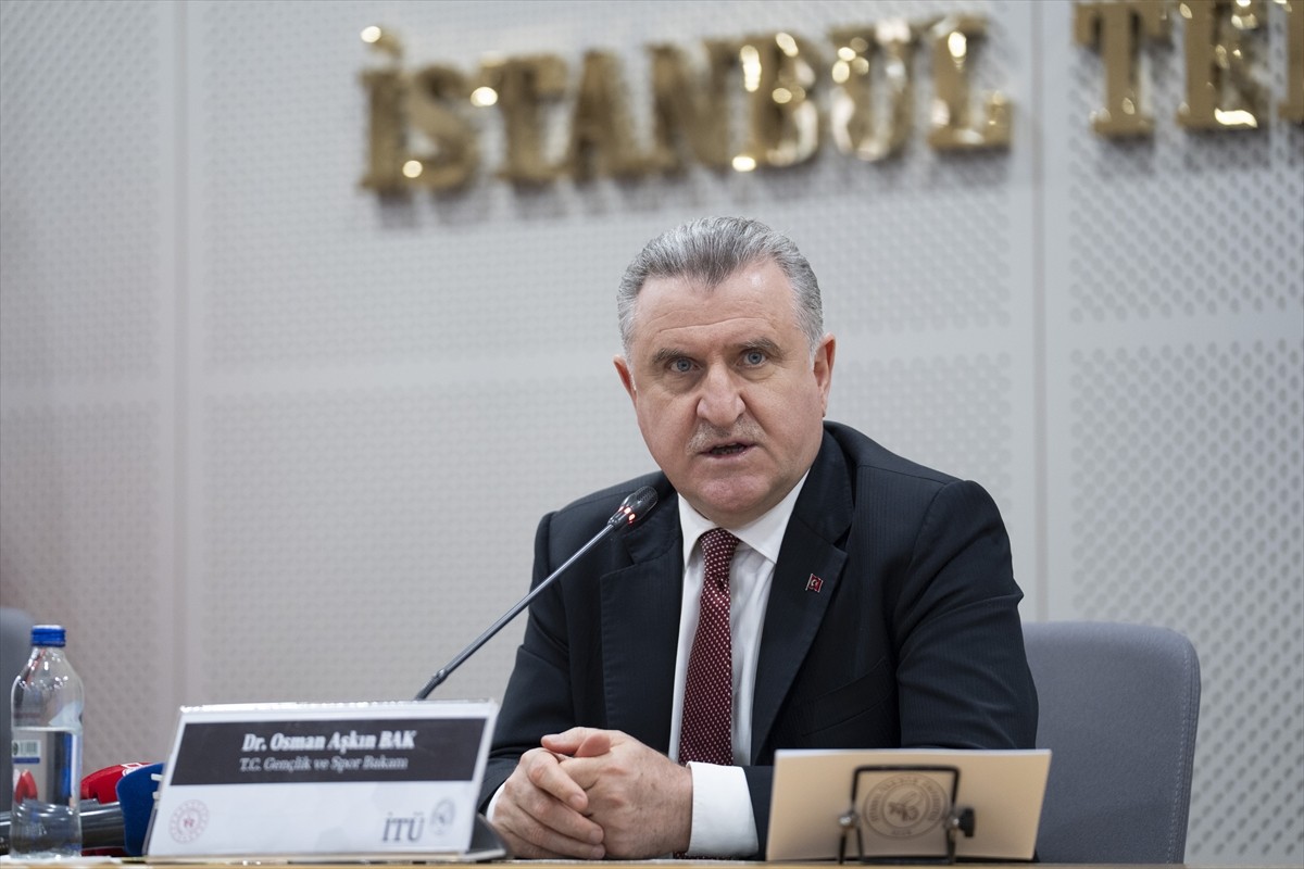 Gençlik ve Spor Bakanı Osman Aşkın Bak, İstanbul Teknik Üniversitesi (İTÜ) Ayazağa Yerleşkesi'nde...