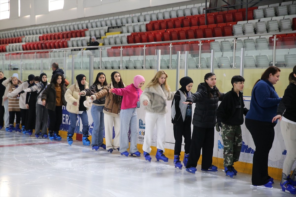 Gençlik ve Spor Bakanlığı Kredi ve Yurtlar Genel Müdürlüğünce Erzurum'da düzenlenen "Kış Sporları...