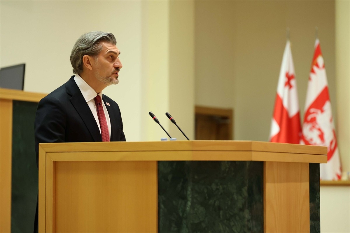 Görevine Aralık 2024'te başlayan Gürcistan Cumhurbaşkanı Mikheil Kavelaşvili, ilk kez parlamentoda...