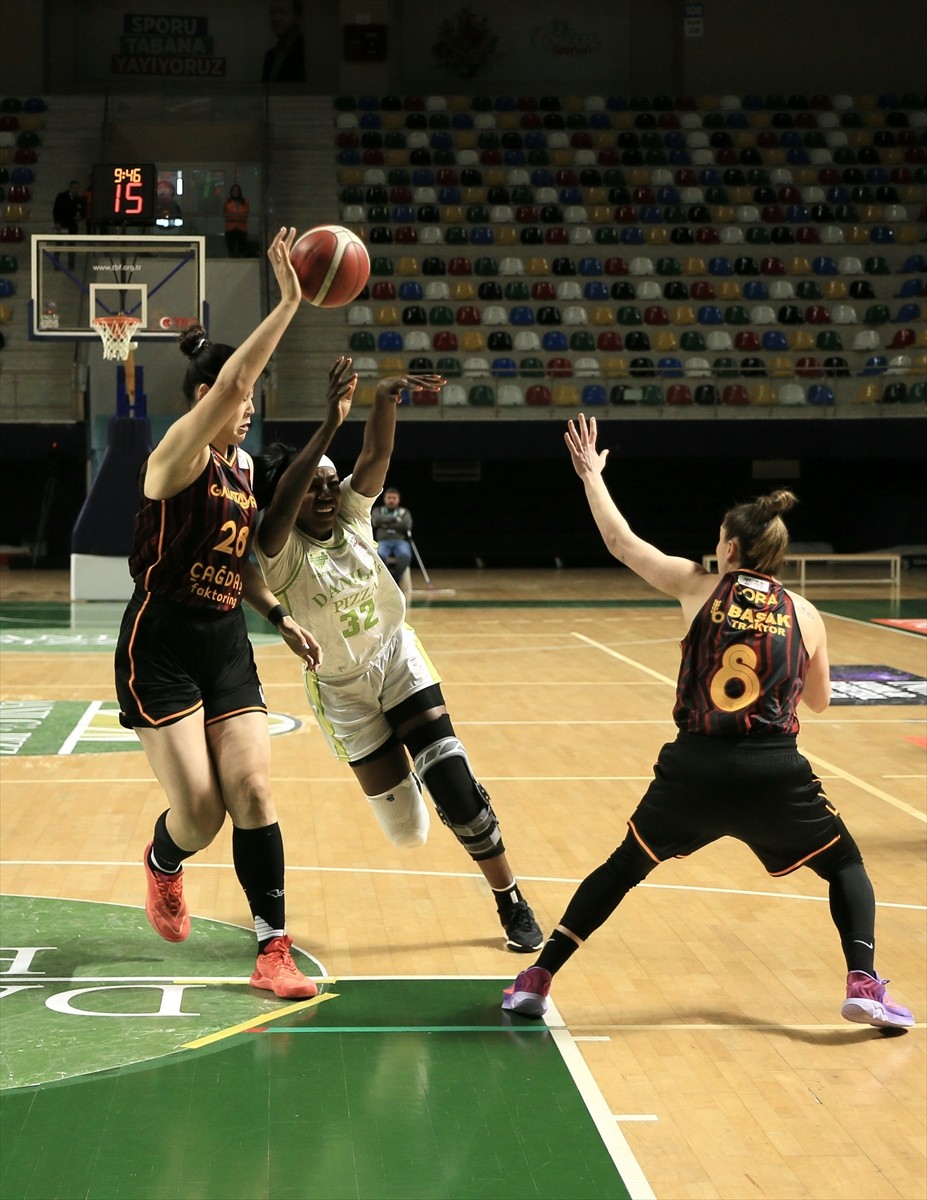 ING Kadınlar Basketbol Süper Ligi'nin 23. haftasında, Danilos Pizza ile Galatasaray Çağdaş...
