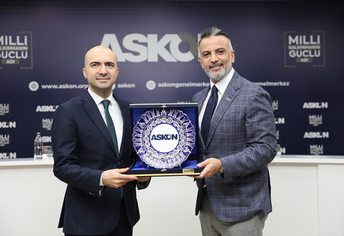 İstanbul'da, Anadolu Aslanları İş Adamları Derneğince (ASKON) düzenlenen Küçük ve Orta Ölçekli...