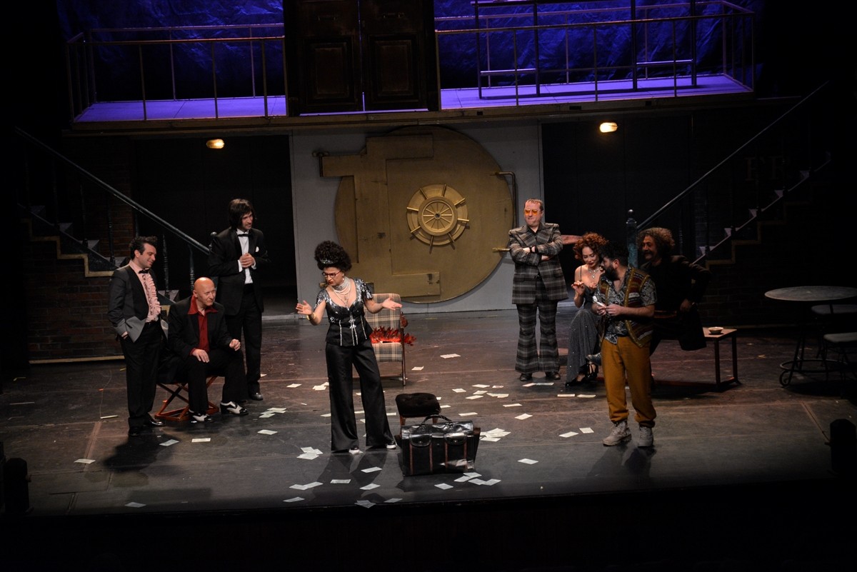 İsviçreli oyun yazarı ve ressam Friedrich Dürrenmatt'ın kaleme aldığı "Beşinci Frank" adlı tiyatro...