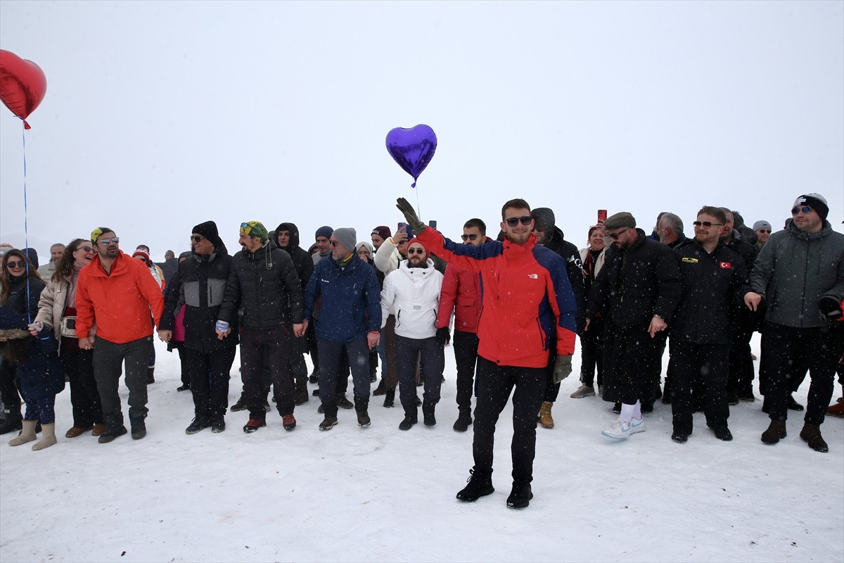  Kışın beyaza bürünen ormanlarının görüntüsüyle ilgi gören Giresun'un Kümbet Yaylası'nda kar...