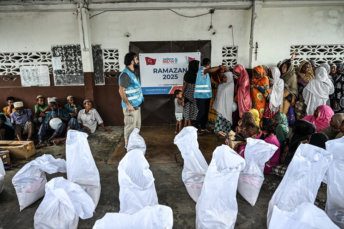 Sadece İnsan Uluslararası Yardım Derneği, "Ramazan Paylaşınca Güzel" projesi kapsamında...
