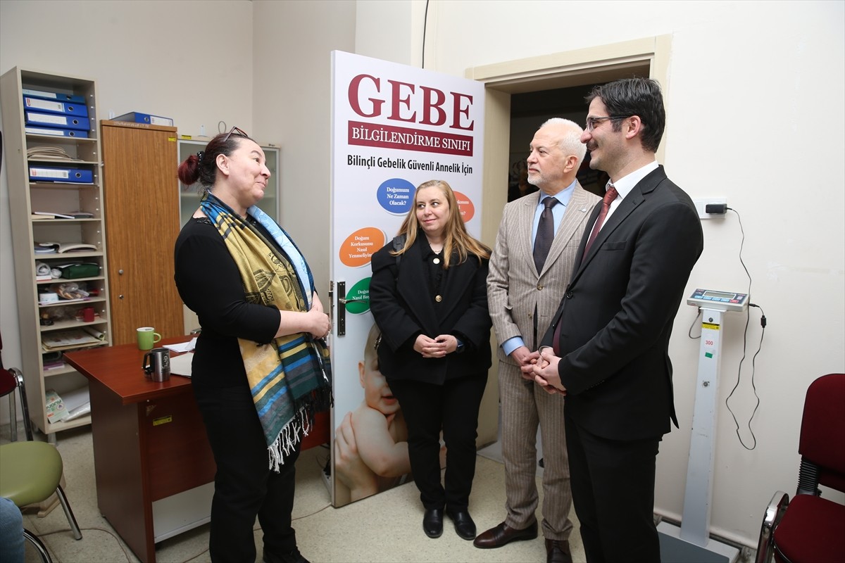 Sağlık Bakanlığı Halk Sağlığı Genel Müdürü Muhammed Emin Demirkol, bir dizi ziyaret ve...