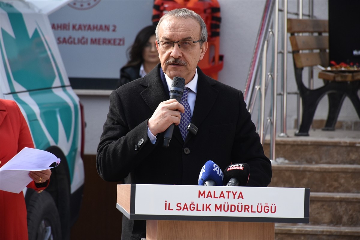 Sağlık Bakanlığınca Malatya İl Sağlık Müdürlüğüne gönderilen 9 ambulans, 2 Ulusal Medikal Kurtarma...