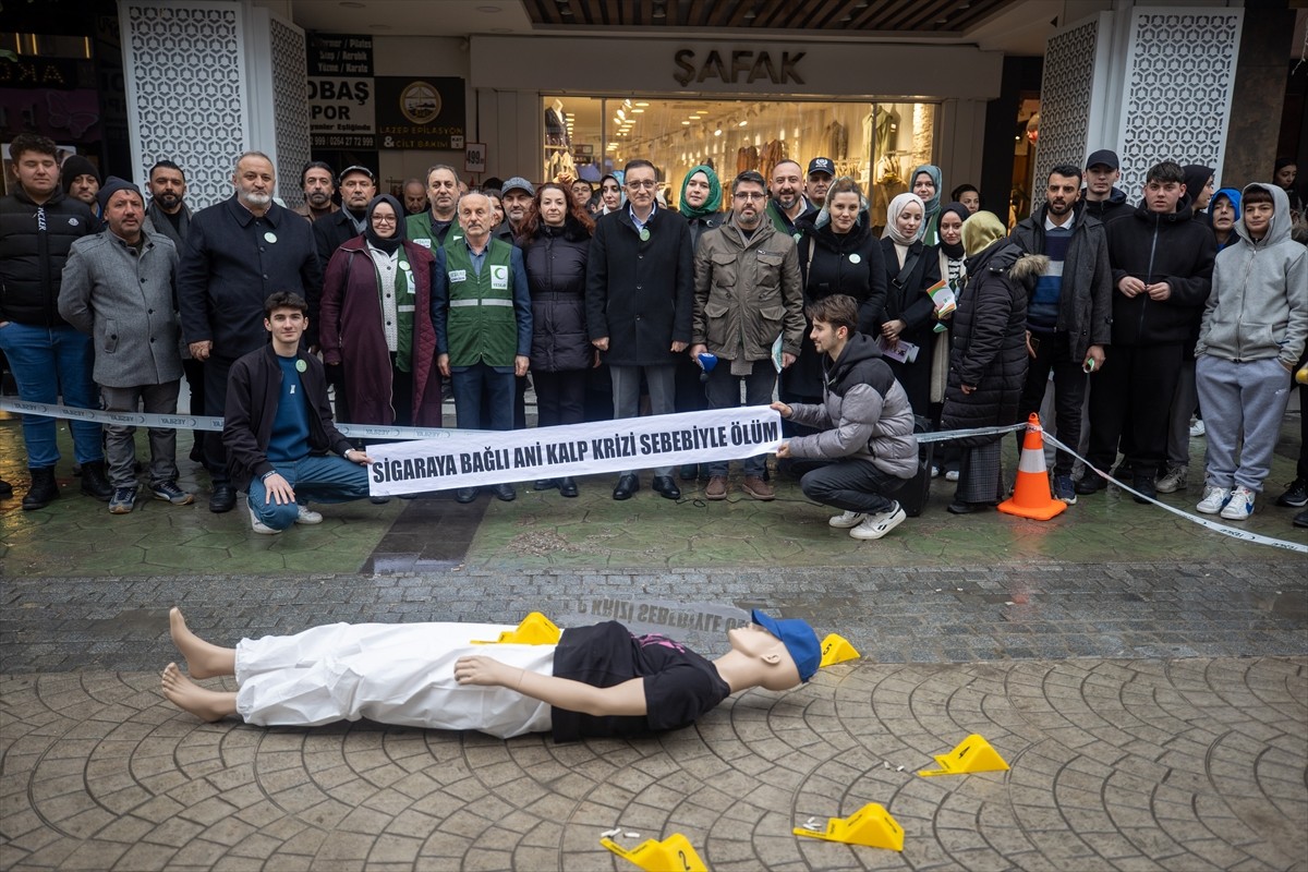 Sakarya'da, 9 Şubat Dünya Sigarayı Bırakma Günü dolayısıyla çeşitli etkinlikler düzenlendi....