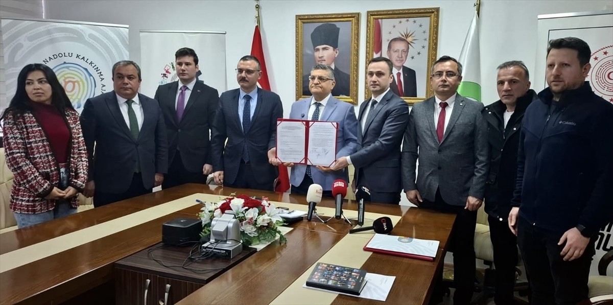 Sanayi ve Teknoloji Bakanlığının Sosyal Gelişmeyi Destekleme Programı kapsamında Sinop'ta, yerel...