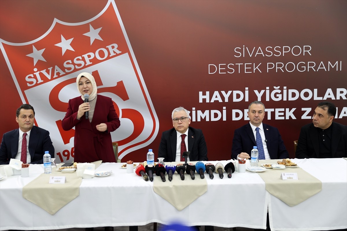 Trendyol Süper Lig ekiplerinden Net Global Sivasspor için kentte "Haydi Yiğidolar şimdi destek...