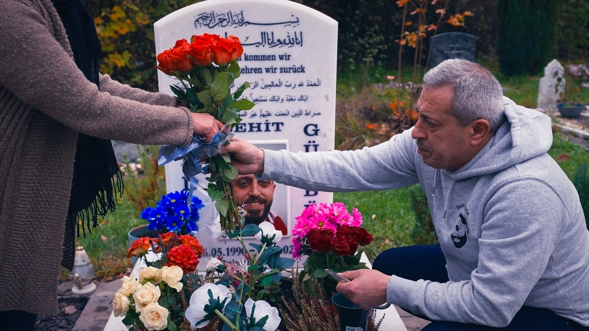 TRT World, Avrupa'nın geçmişindeki karanlık noktaları ve bugüne uzanan ırkçı şiddet dalgasını...