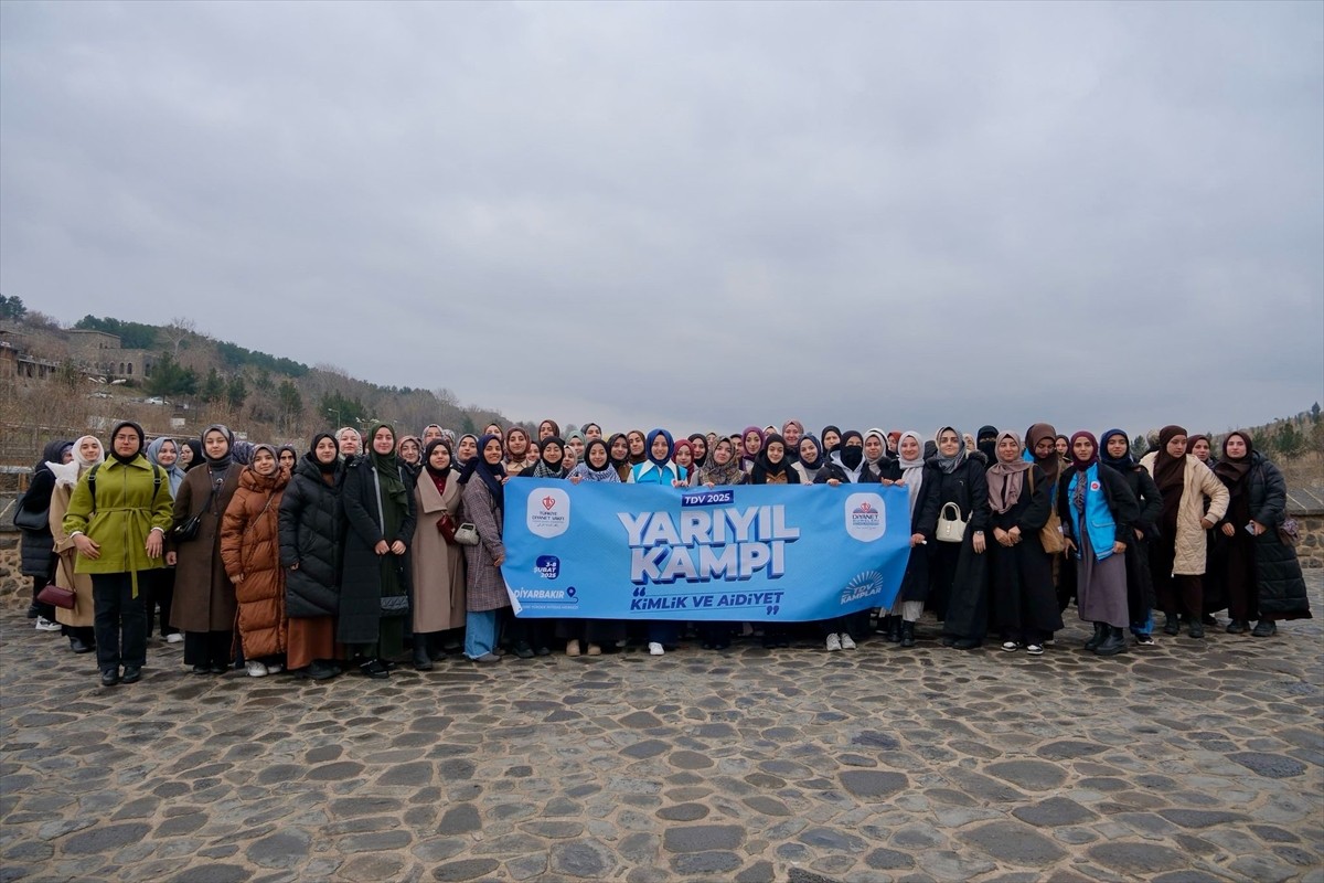 Türkiye Diyanet Vakfının (TDV) 12 ilde 21 farklı merkezdeki 2025 Yarıyıl Kampları, 1774 öğrencinin...