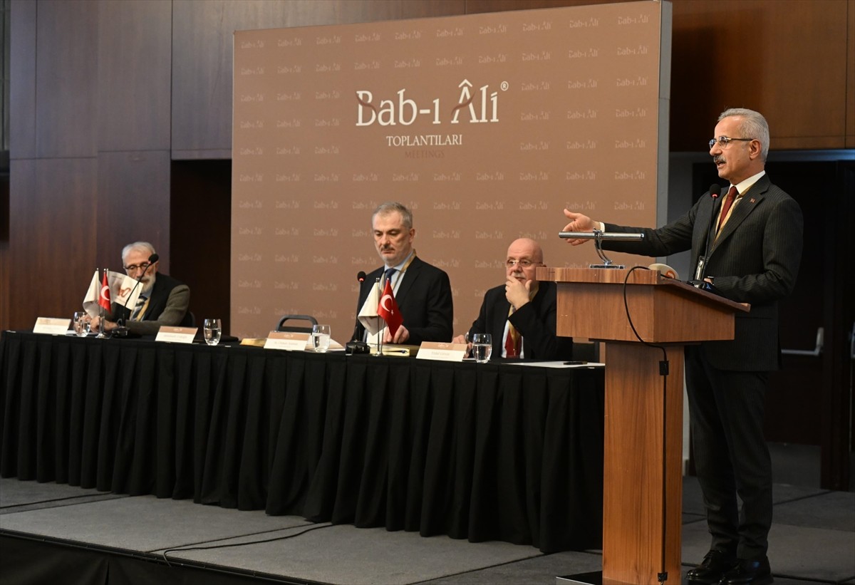 Ulaştırma ve Altyapı Bakanı Abdulkadir Uraloğlu, Bab-ı Ali Toplantıların'a katılarak konuşma...