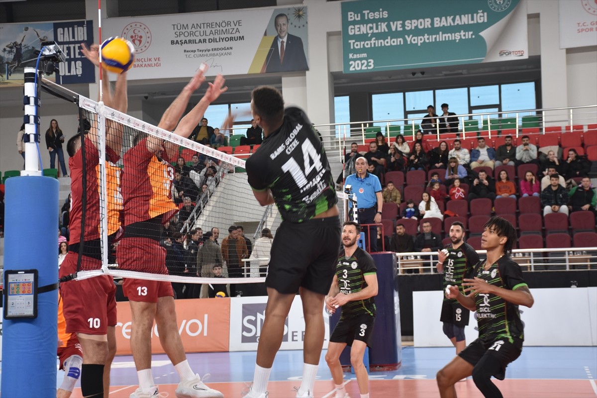 Voleybol SMS Grup Efeler Ligi'nin 22. hafta mücadelesinde Rams Global Cizre Belediyespor...