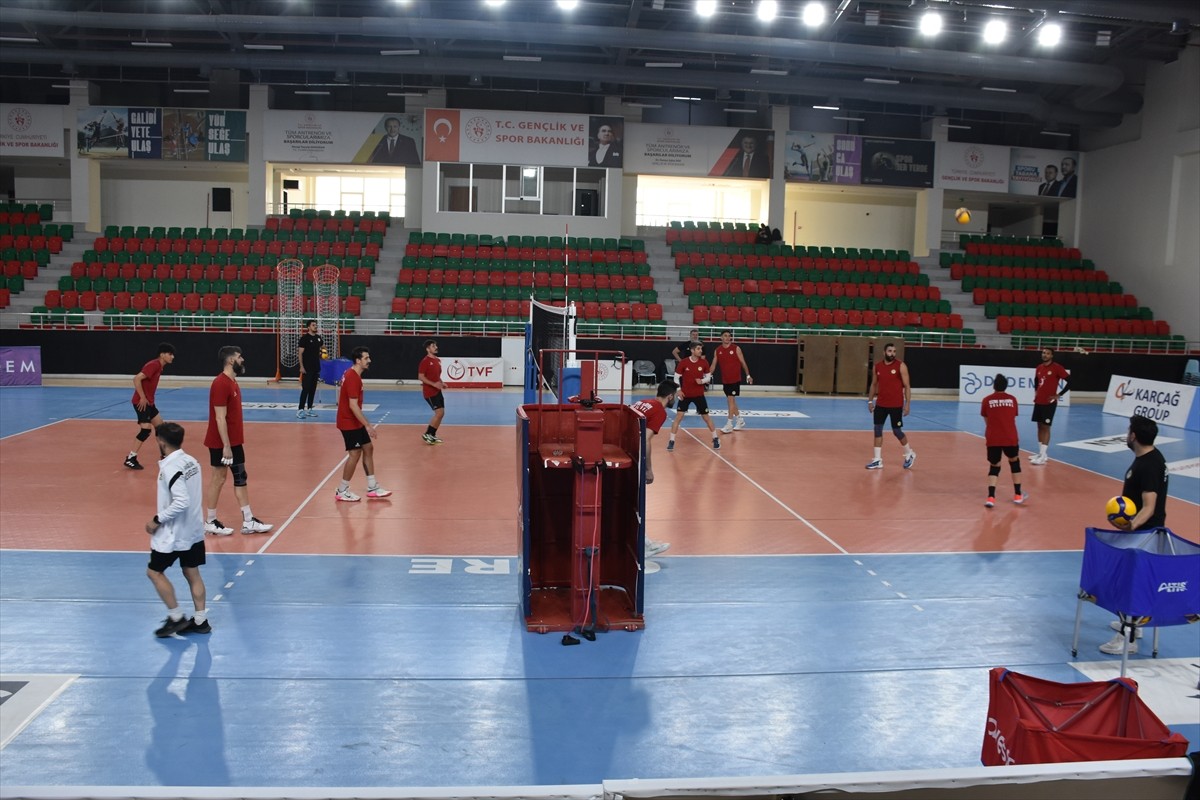 Voleybol SMS Grup Efeler Ligi ekiplerinden Rams Global Cizre Belediyespor, ligin 23. haftasında...