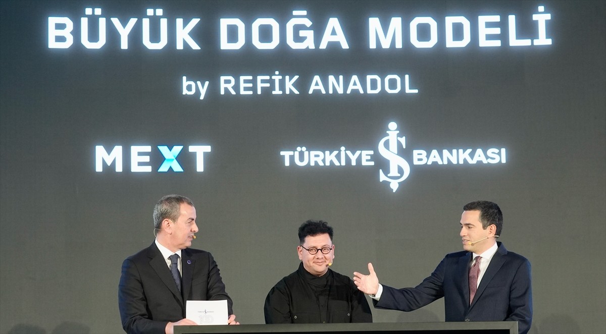 Yapay zeka, büyük veri ve algoritmaları sanatla entegre eden "Büyük Doğa Modeli" projesinin...