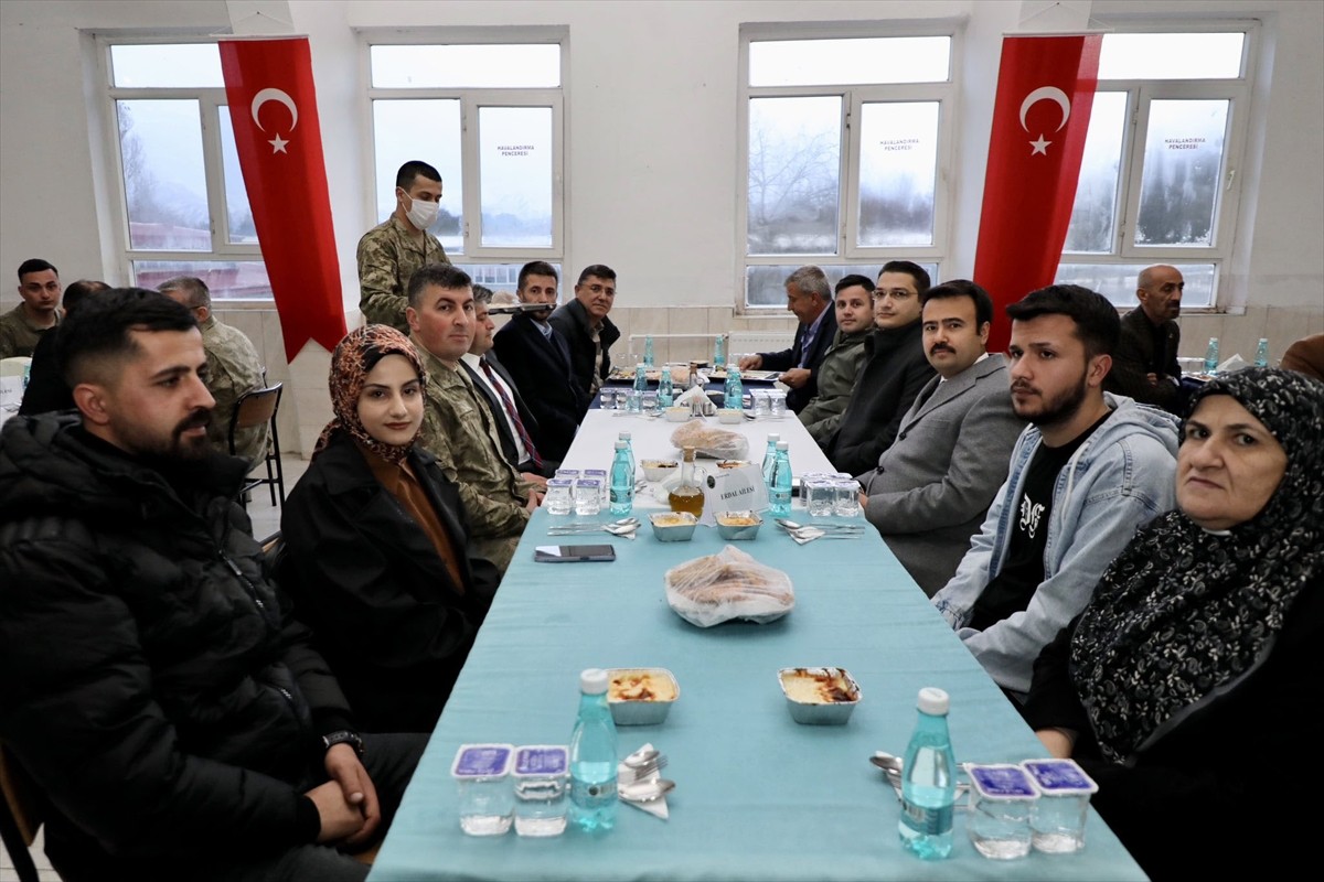 Bitlis'in Tatvan ilçesinde 10. Komando Tugay Komutanlığınca, şehit aileleri ve gaziler onuruna...