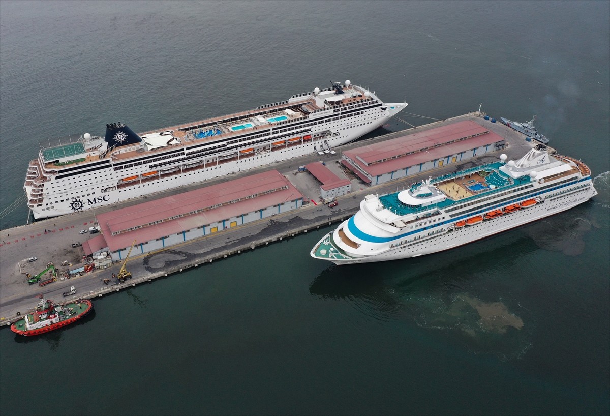 Bulunduğu konum ve destinasyonlarıyla kruvaziyer turizminde potansiyelini güçlendiren Türkiye'nin...